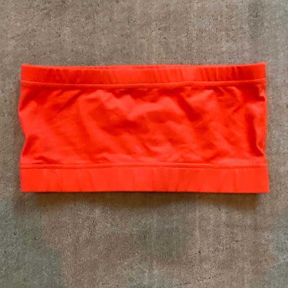 UVA bandoo cropped top - Picture 2 of 4